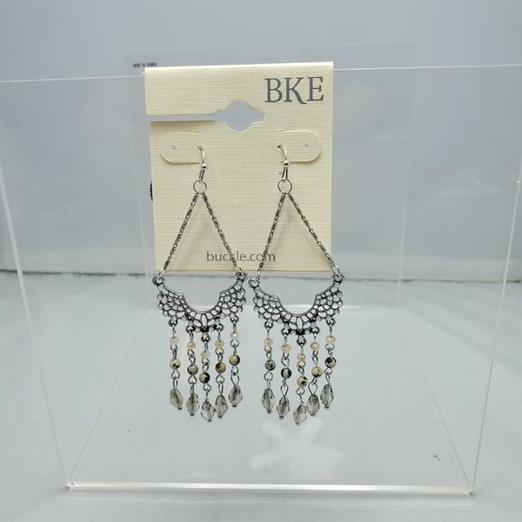 BKE fish hook silver pear-shape filigree chandelier earring - Picture 2 of 7